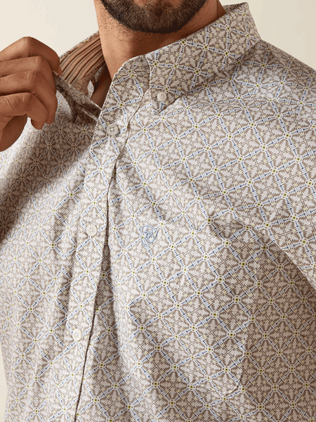 Ariat 10071739 Mens Wrinkle Free Chris Classic Fit Short Sleeve Shirt White collar close up. If you need any assistance with this item or the purchase of this item please call us at five six one seven four eight eight eight zero one Monday through Saturday 10:00a.m EST to 8:00 p.m EST