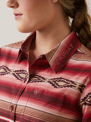 Ariat 10046564 Womens Wrinkle Resist Team Kirby Stretch Shirt Blushing Serape front pocket and collar close up view. If you need any assistance with this item or the purchase of this item please call us at five six one seven four eight eight eight zero one Monday through Saturday 10:00a.m EST to 8:00 p.m EST
