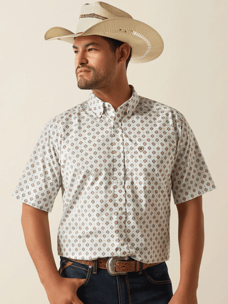 Ariat 10058742 Mens Wrinkle Free Evan Classic Fit Short Sleeve Shirt White front view. If you need any assistance with this item or the purchase of this item please call us at five six one seven four eight eight eight zero one Monday through Saturday 10:00a.m EST to 8:00 p.m EST