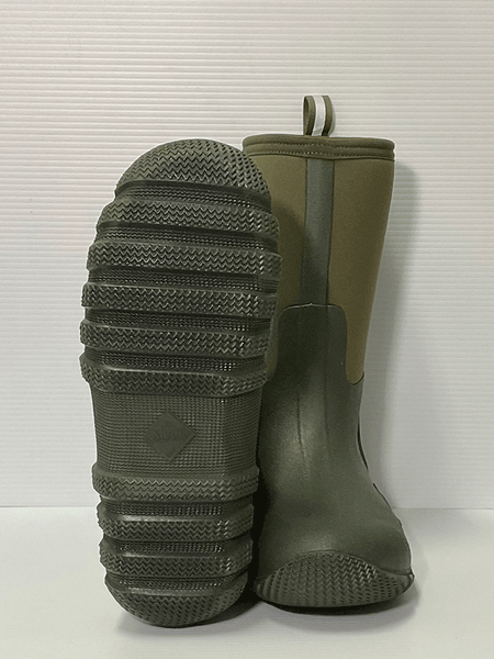 Muck ECM-300 Mens Edgewater Classic Mid Boot Moss Green front and sole view. If you need any assistance with this item or the purchase of this item please call us at five six one seven four eight eight eight zero one Monday through Saturday 10:00a.m EST to 8:00 p.m EST