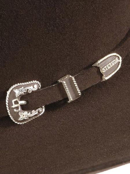 Stetson SFSKYL-754022 Skyline 6X Felt Hat Chocolate buckle close up view. If you need any assistance with this item or the purchase of this item please call us at five six one seven four eight eight eight zero one Monday through Saturday 10:00a.m EST to 8:00 p.m EST
