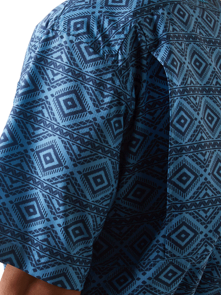 Ariat 10043512 Mens VentTEK Classic Fit Shirt Rainwater back close up. If you need any assistance with this item or the purchase of this item please call us at five six one seven four eight eight eight zero one Monday through Saturday 10:00a.m EST to 8:00 p.m EST