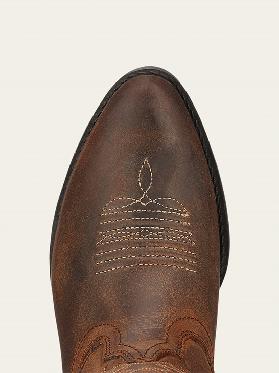 Ariat 10001825 Youth Heritage Western Boot Distressed Brown toe view. If you need any assistance with this item or the purchase of this item please call us at five six one seven four eight eight eight zero one Monday through Saturday 10:00a.m EST to 8:00 p.m EST
