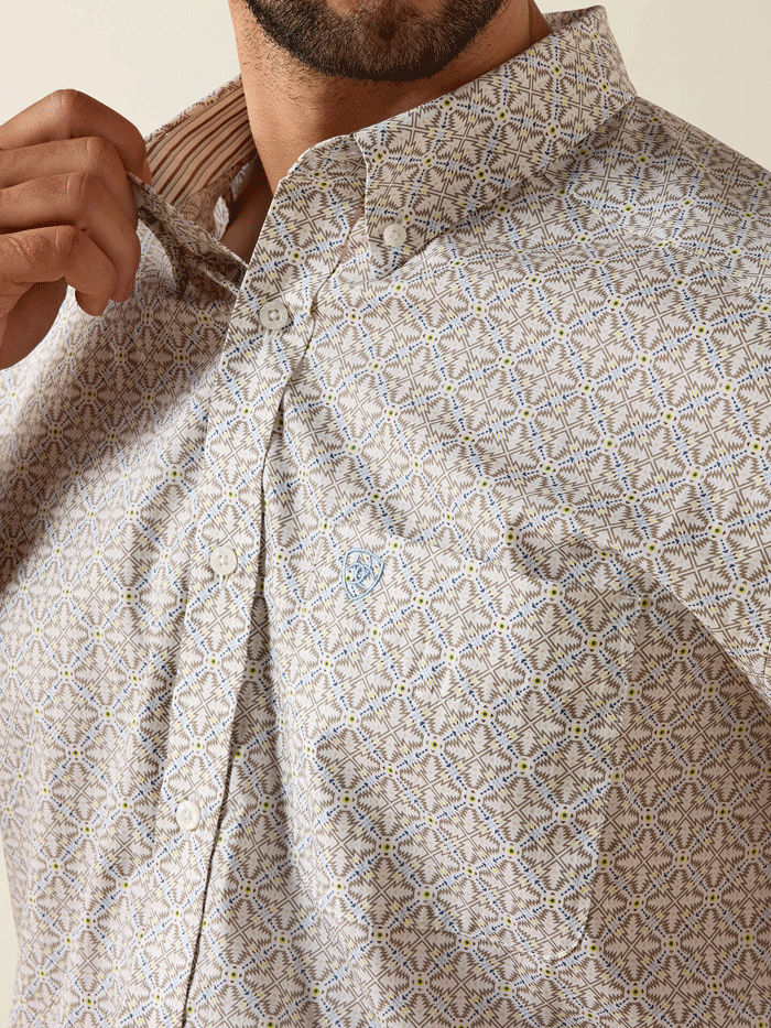 Ariat 10071739 Mens Wrinkle Free Chris Classic Fit Short Sleeve Shirt White front view. If you need any assistance with this item or the purchase of this item please call us at five six one seven four eight eight eight zero one Monday through Saturday 10:00a.m EST to 8:00 p.m EST
