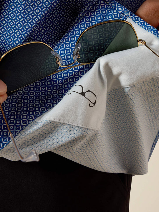 Ariat 10073440 Mens Printed 360 Airflow Classic Fit Short Sleeve Shirt Blue Quartz lens cloth. If you need any assistance with this item or the purchase of this item please call us at five six one seven four eight eight eight zero one Monday through Saturday 10:00a.m EST to 8:00 p.m EST