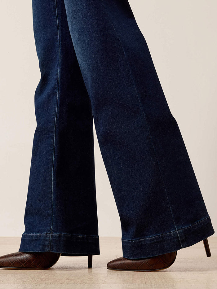 Ariat 10079195 Womens Perfect Rise Revel Vilma Ultrastretch Trouser Jeans Hayward front view. If you need any assistance with this item or the purchase of this item please call us at five six one seven four eight eight eight zero one Monday through Saturday 10:00a.m EST to 8:00 p.m EST