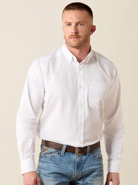 Ariat 10080910 Mens Standard Twill Classic Fit Shirt White front view. If you need any assistance with this item or the purchase of this item please call us at five six one seven four eight eight eight zero one Monday through Saturday 10:00a.m EST to 8:00 p.m EST
