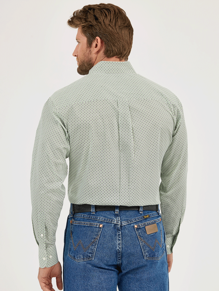 Wrangler 112359455 Mens Long Sleeve Relaxed Fit Western Shirt Green front view. If you need any assistance with this item or the purchase of this item please call us at five six one seven four eight eight eight zero one Monday through Saturday 10:00a.m EST to 8:00 p.m EST