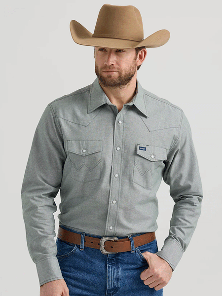 Wrangler 112352646 Mens Western Long Sleeve Workshirt Green Forest front view. If you need any assistance with this item or the purchase of this item please call us at five six one seven four eight eight eight zero one Monday through Saturday 10:00a.m EST to 8:00 p.m EST