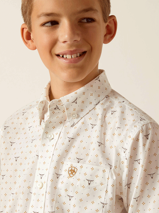 Ariat 10051410 Kids Edmond Classic Fit Shirt White close up front view. If you need any assistance with this item or the purchase of this item please call us at five six one seven four eight eight eight zero one Monday through Saturday 10:00a.m EST to 8:00 p.m EST