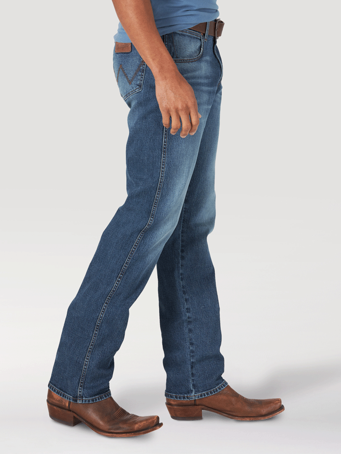 Wrangler 88MWZCB Mens Retro Slim Straight Jean Cleburn front view. If you need any assistance with this item or the purchase of this item please call us at five six one seven four eight eight eight zero one Monday through Saturday 10:00a.m EST to 8:00 p.m EST