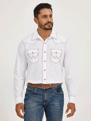 Wrangler MVR531W Mens Retro Western Snap Solid Dobby Shirt White front view. If you need any assistance with this item or the purchase of this item please call us at five six one seven four eight eight eight zero one Monday through Saturday 10:00a.m EST to 8:00 p.m EST