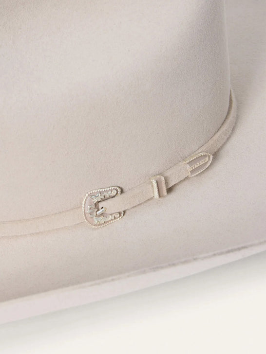 Stetson SFS250-754261 SKYLINE 6X USA 250 Edition Felt Hat Silverbelly hatband close up. If you need any assistance with this item or the purchase of this item please call us at five six one seven four eight eight eight zero one Monday through Saturday 10:00a.m EST to 8:00 p.m EST