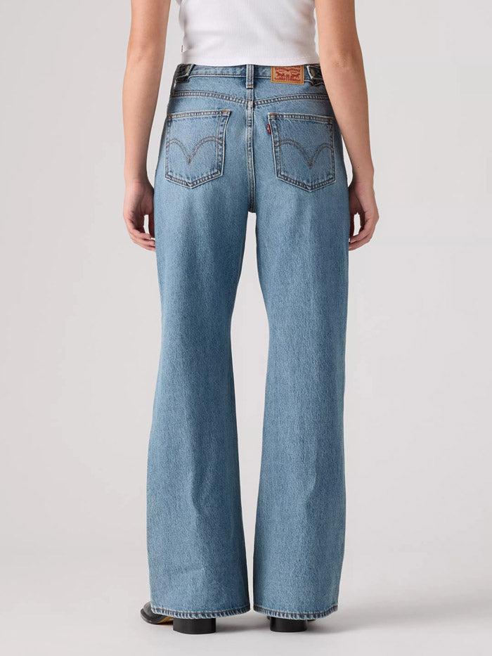 Levi's 0081R0003 Womens Cinch Flare Jeans Handled That Medium Wash front view. If you need any assistance with this item or the purchase of this item please call us at five six one seven four eight eight eight zero one Monday through Saturday 10:00a.m EST to 8:00 p.m EST

