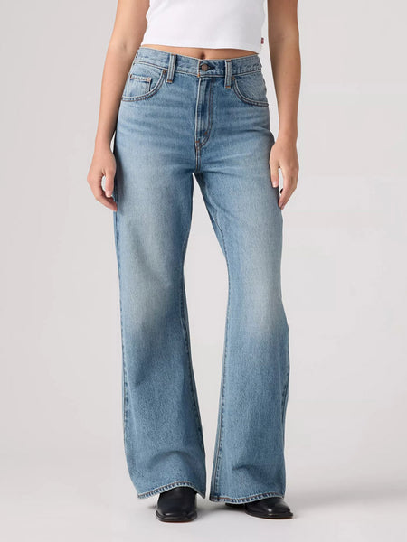 Levi's 0081R0003 Womens Cinch Flare Jeans Handled That Medium Wash front view. If you need any assistance with this item or the purchase of this item please call us at five six one seven four eight eight eight zero one Monday through Saturday 10:00a.m EST to 8:00 p.m EST
