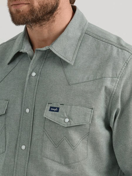 Wrangler 112352646 Mens Western Long Sleeve Workshirt Green Forest front close up view. If you need any assistance with this item or the purchase of this item please call us at five six one seven four eight eight eight zero one Monday through Saturday 10:00a.m EST to 8:00 p.m EST