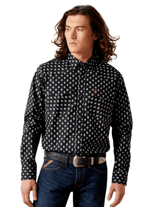 Ariat 10065785 Mens Felix Fitted Shirt Black front view. If you need any assistance with this item or the purchase of this item please call us at five six one seven four eight eight eight zero one Monday through Saturday 10:00a.m EST to 8:00 p.m EST
