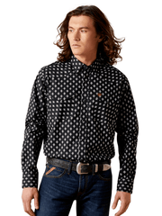Ariat 10065785 Mens Felix Fitted Shirt Black front view. If you need any assistance with this item or the purchase of this item please call us at five six one seven four eight eight eight zero one Monday through Saturday 10:00a.m EST to 8:00 p.m EST
