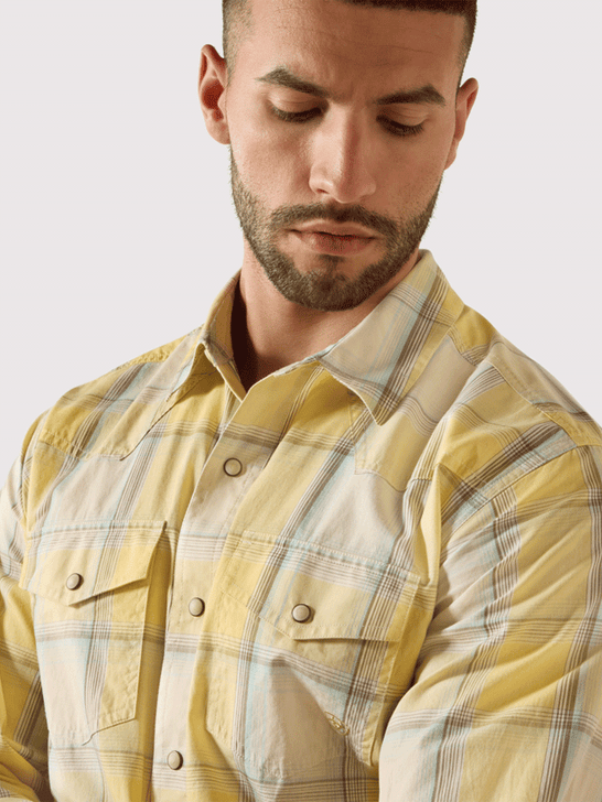 Ariat 10071644 Mens Retro Hux Fitted Snap Long Sleeve Shirt Chai Tea Plaid front close up view. If you need any assistance with this item or the purchase of this item please call us at five six one seven four eight eight eight zero one Monday through Saturday 10:00a.m EST to 8:00 p.m EST
