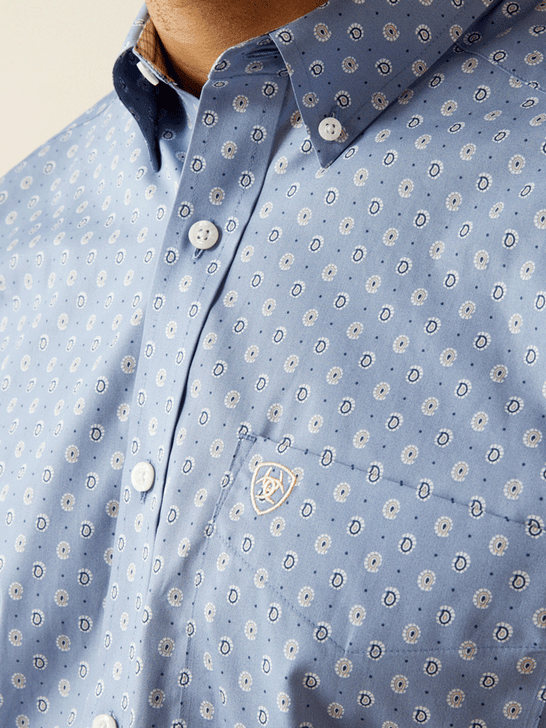 Ariat 10059003 Mens Wrinkle Free Dixon Classic Fit Short Sleeve Shirt Light Blue front close up view. If you need any assistance with this item or the purchase of this item please call us at five six one seven four eight eight eight zero one Monday through Saturday 10:00a.m EST to 8:00 p.m EST


