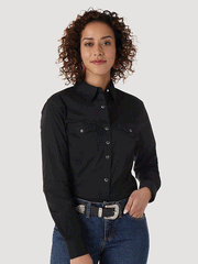 Wrangler LW1002X Ladies Western Long Sleeve Solid Shirt Black front view. If you need any assistance with this item or the purchase of this item please call us at five six one seven four eight eight eight zero one Monday through Saturday 10:00a.m EST to 8:00 p.m EST