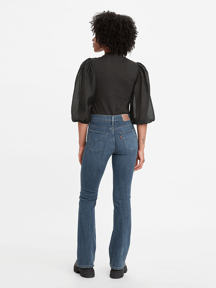 Levi's 315 SHAPING BOOT Blauw - Gratis levering | ! - Textiel Bootcut jeans Dames € 109,00 Levi's 315 SHAPING BOOT Blauw - Gratis levering | ! - Textiel Bootcut jeans Dames € 109,00