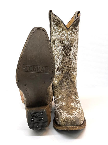 Corral T0118 Teen Glow Embroidery Snip Toe Western Boots Brown front and sole view. If you need any assistance with this item or the purchase of this item please call us at five six one seven four eight eight eight zero one Monday through Saturday 10:00a.m EST to 8:00 p.m EST