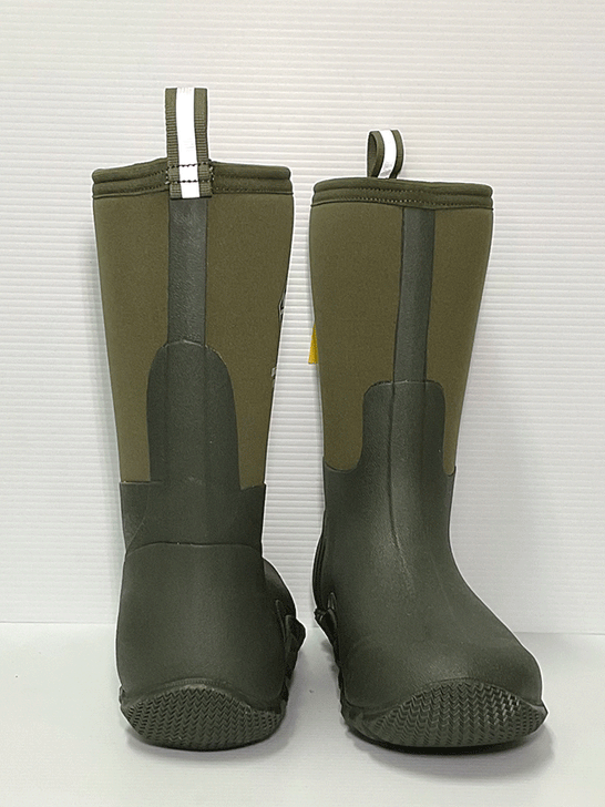 Muck ECM-300 Mens Edgewater Classic Mid Boot Moss Green front and back view. If you need any assistance with this item or the purchase of this item please call us at five six one seven four eight eight eight zero one Monday through Saturday 10:00a.m EST to 8:00 p.m EST