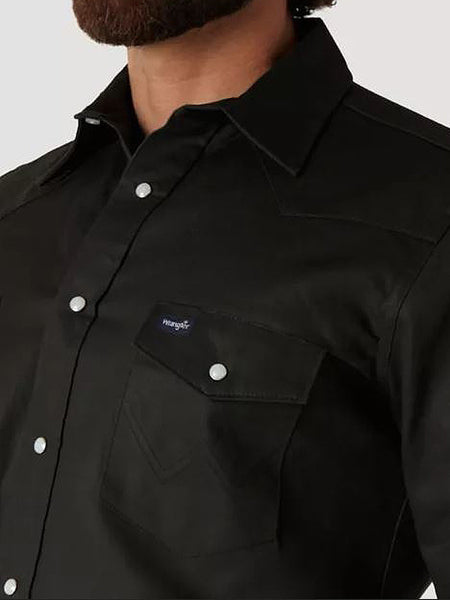 Wrangler MS70519 Mens Cowboy Cut Long Sleeve Twill Shirt Forest Green Pocket close up. If you need any assistance with this item or the purchase of this item please call us at five six one seven four eight eight eight zero one Monday through Saturday 10:00a.m EST to 8:00 p.m EST