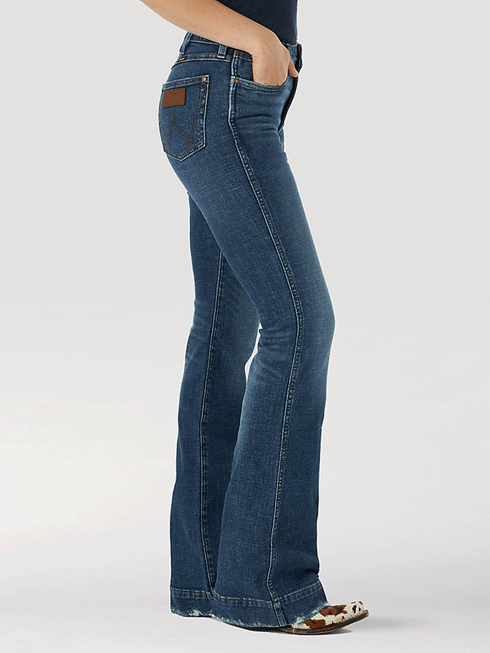 Wrangler 1011MPEHL Womens Green Jean-Eco-Friendly High Rise Trouser Lauren front view. If you need any assistance with this item or the purchase of this item please call us at five six one seven four eight eight eight zero one Monday through Saturday 10:00a.m EST to 8:00 p.m EST