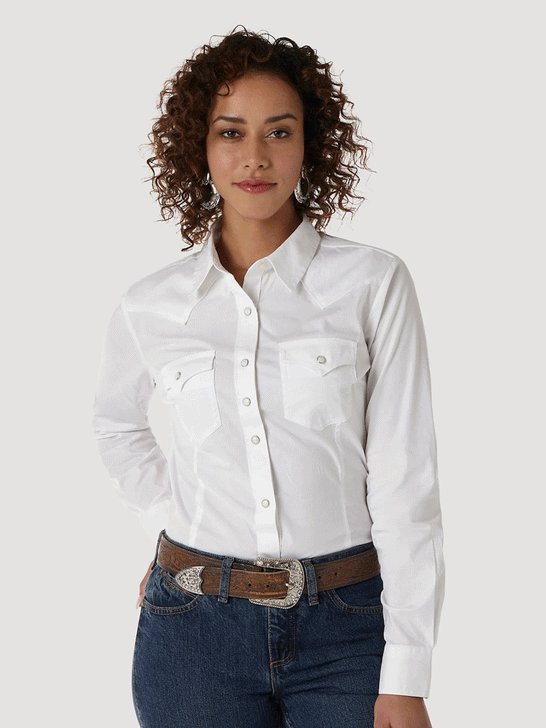 Wrangler LW1001W Ladies Western Long Sleeve Solid Shirt White front view  If you need any assistance with this item or the purchase of this item please call us at five six one seven four eight eight eight zero one Monday through Satuday 10:00 a.m. EST to 8:00 p.m. EST